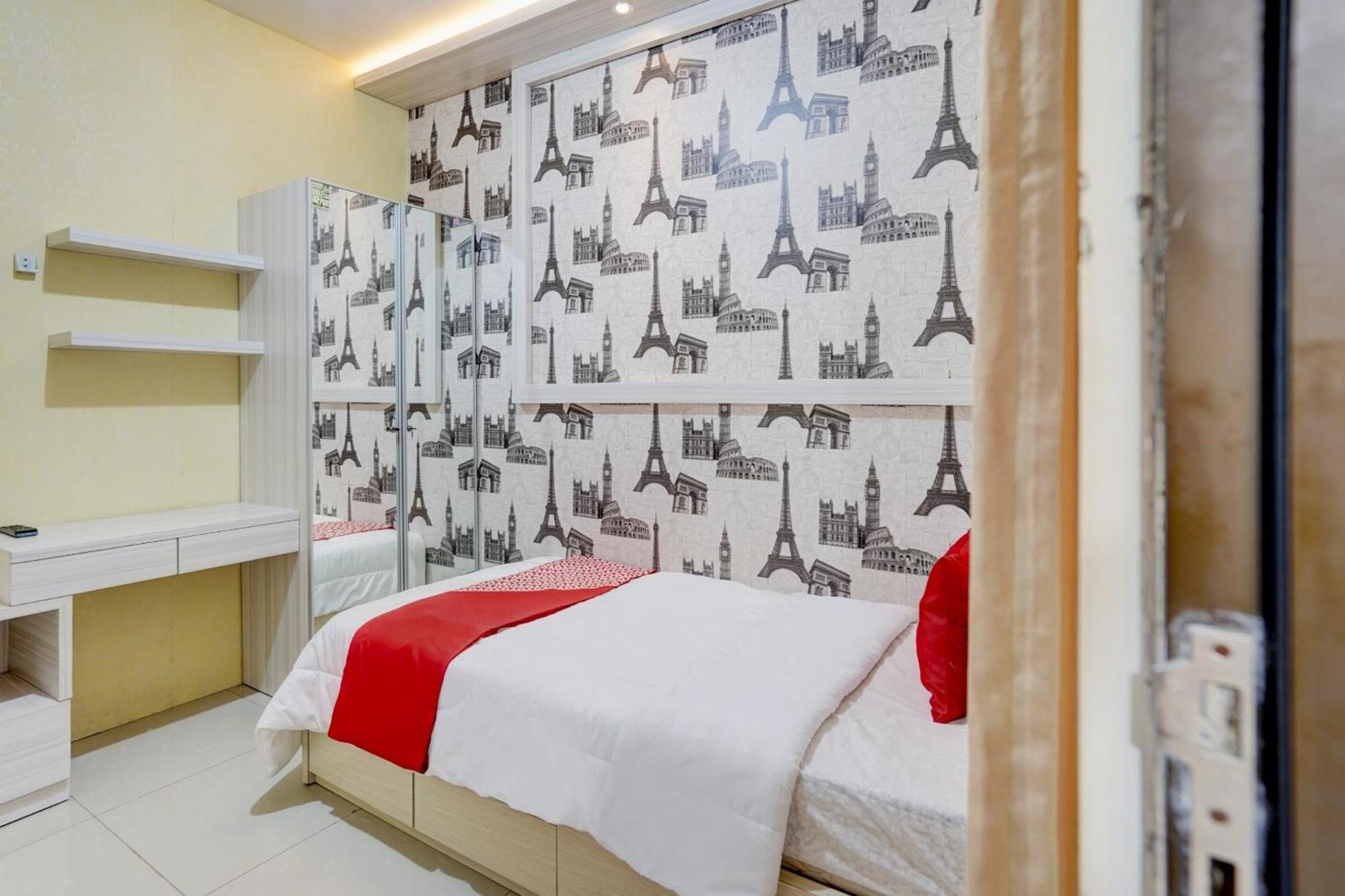 Hotel Oyo Life 90606 Glass House Citraland Syariah Surabaya