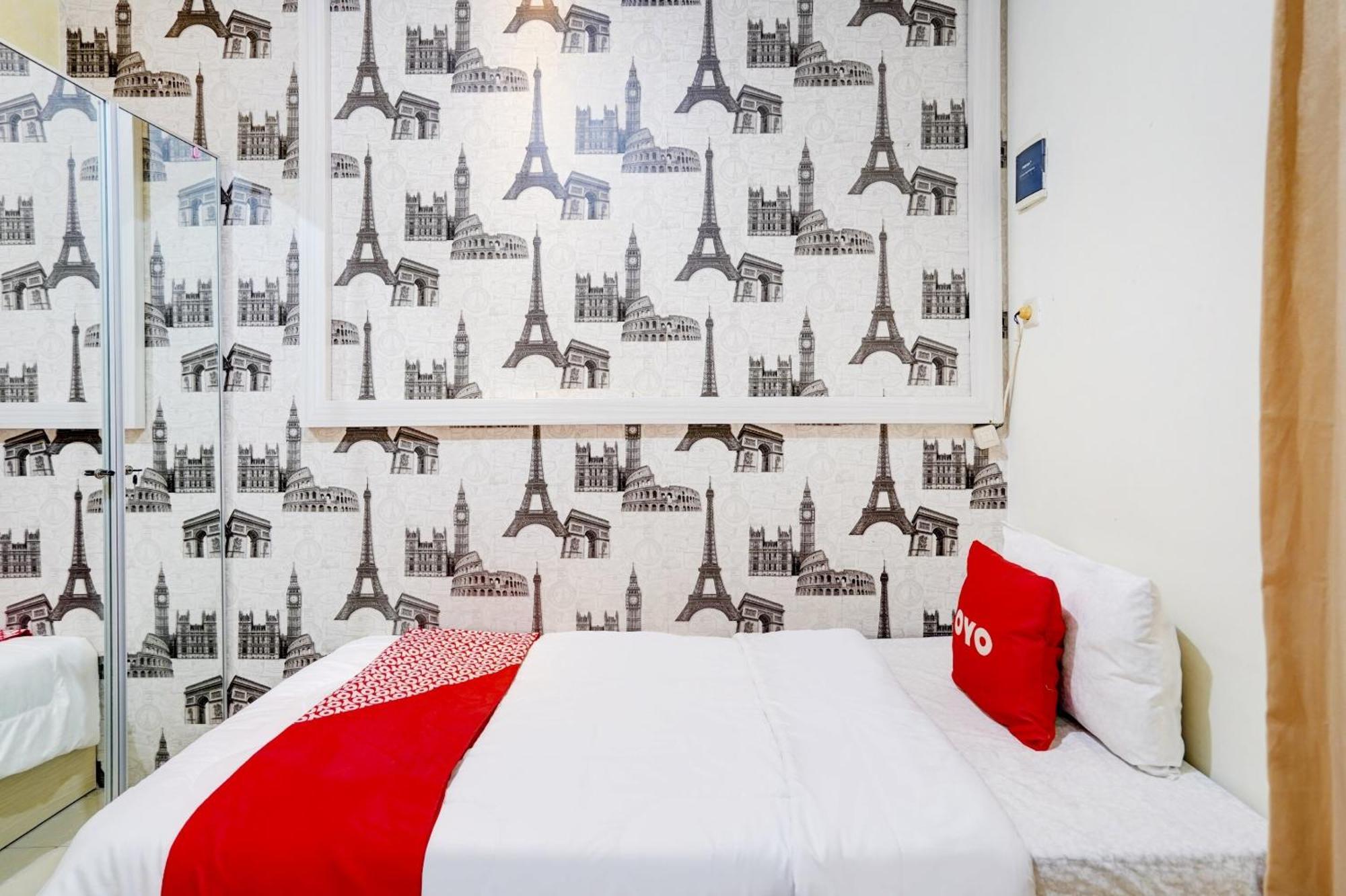 Hotel Oyo Life 90606 Glass House Citraland Syariah