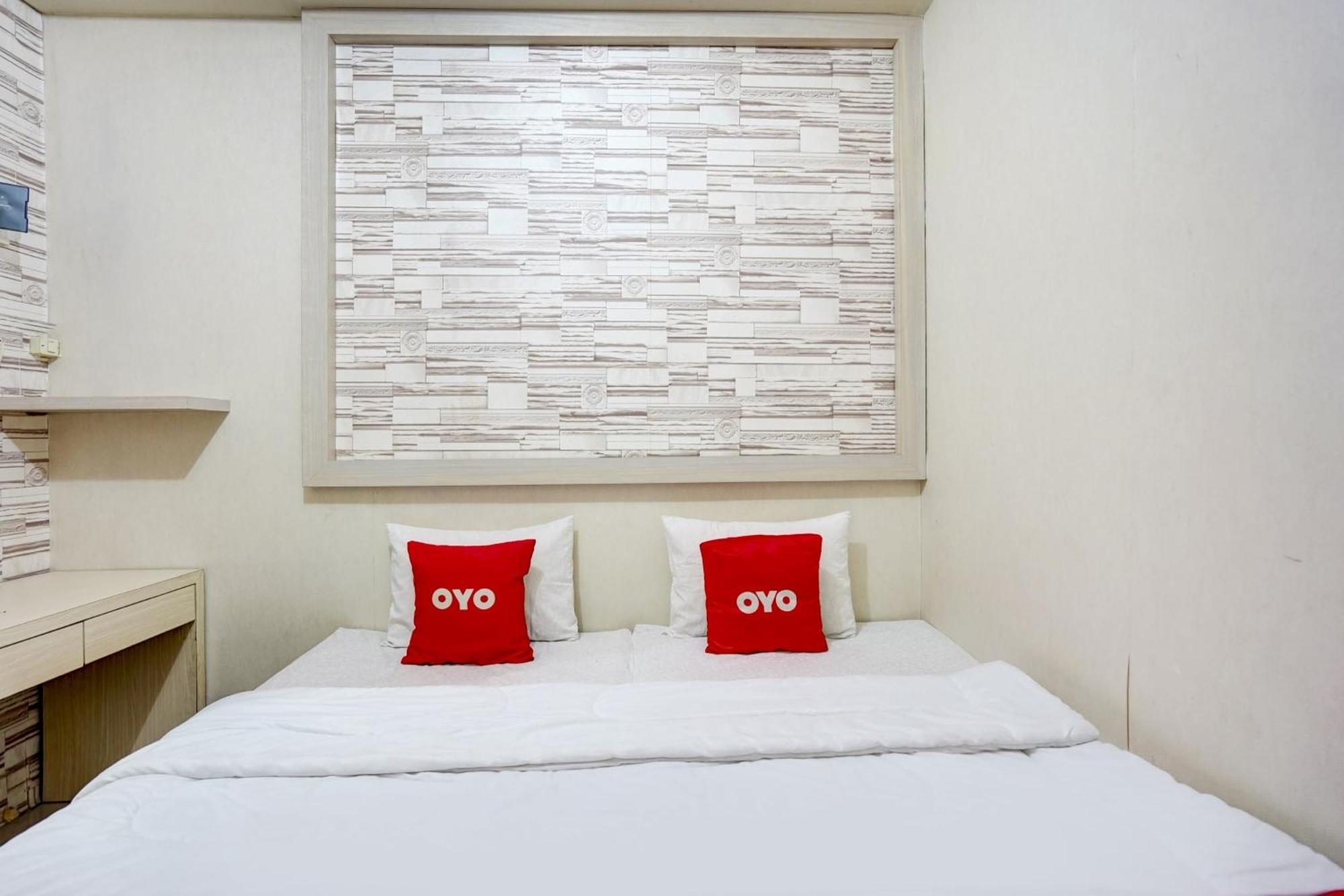Oyo Life 90606 Glass House Citraland Syariah 2* Surabaya